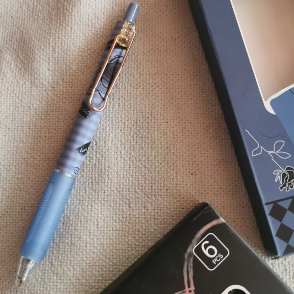 Retro European Neutral Pen Rose Butterfly Series Student Problem Brush, Quick Drying Black Pen Stationery, 6-pack Set0.5mm